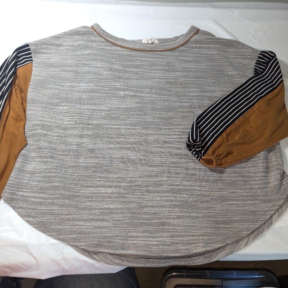 THML Medium Womens Top Grey w/ Striped Long Sleeves